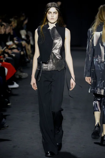 Look 24
